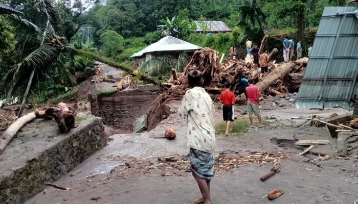 Bencana Banjir dan Longsor Pesisir Selatan: 16 Orang Meninggal Dunia, 7 Belum Ditemukan